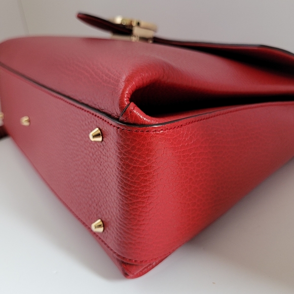 Gucci Red Double G Leather Handbag with Gold Accents - Picture 14 of 15